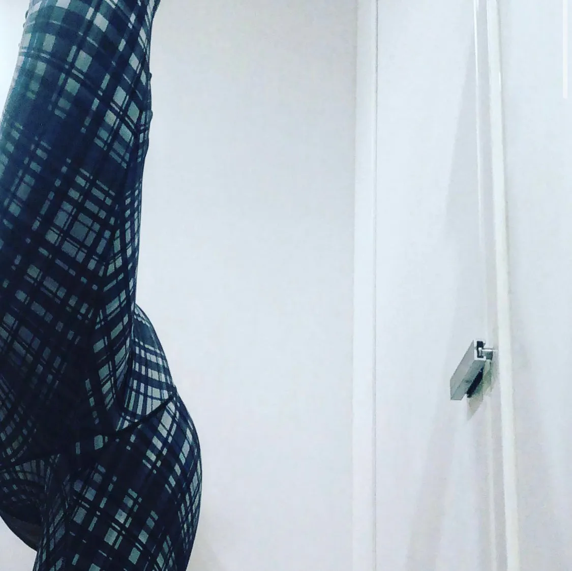 Black Grey Plaid Yoga Leggings, Scottish Tartan Printed Long Yoga Tights For Ladies-Made in USA/EU/MX
