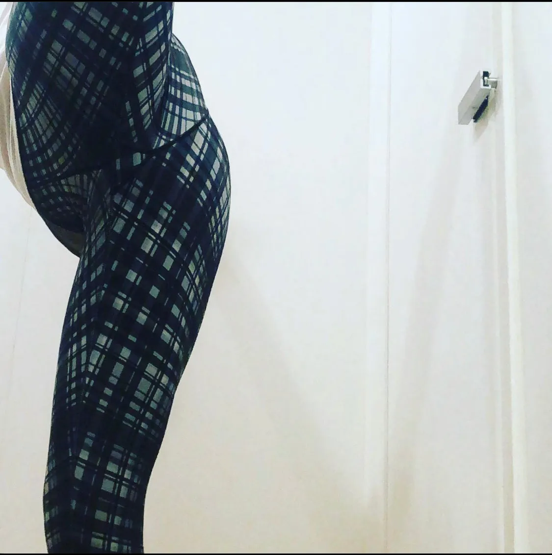 Black Grey Plaid Yoga Leggings, Scottish Tartan Printed Long Yoga Tights For Ladies-Made in USA/EU/MX
