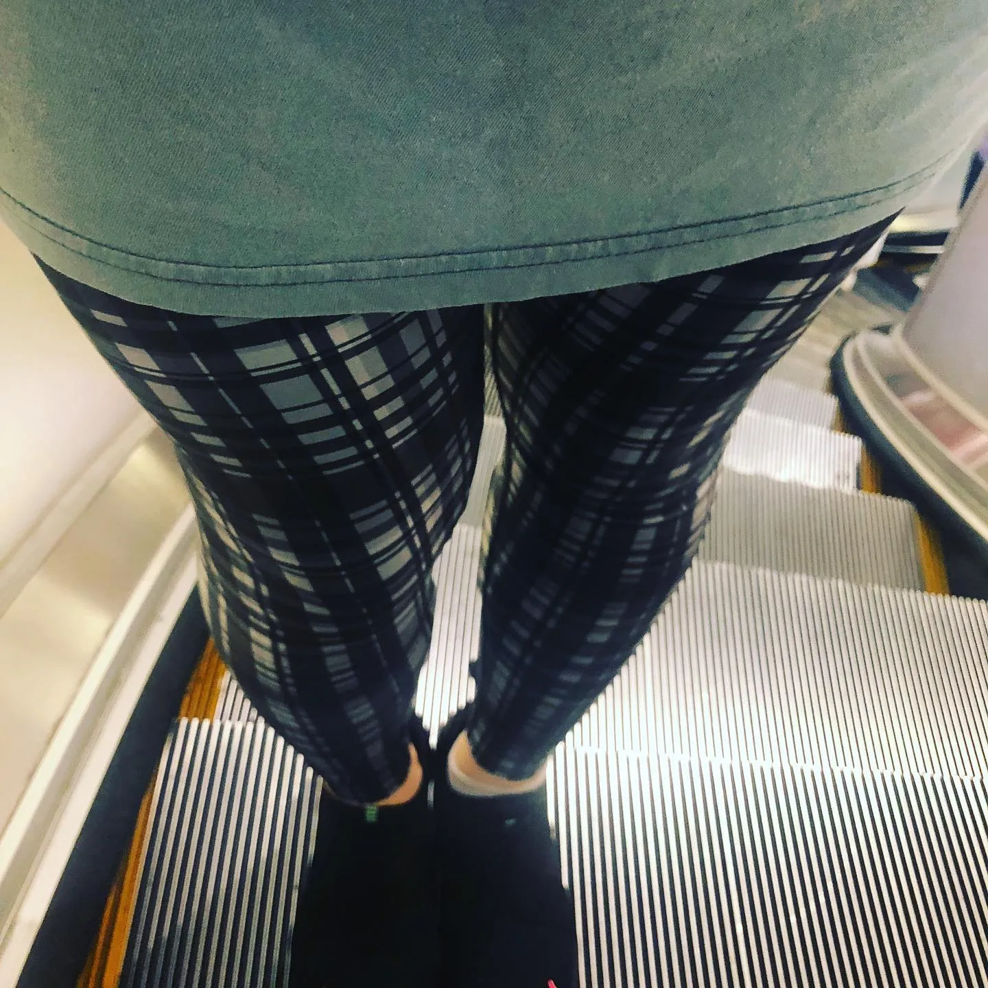 Black Grey Plaid Yoga Leggings, Scottish Tartan Printed Long Yoga Tights For Ladies-Made in USA/EU/MX
